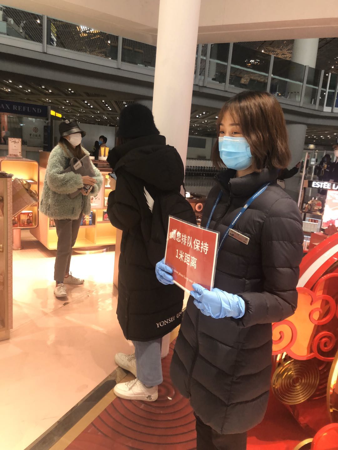 【中國(guó)免稅人在行動(dòng)·一線直擊篇】之十五： 不畏艱險(xiǎn)戰(zhàn)疫情，無(wú)私奉獻(xiàn)顯大愛(ài)